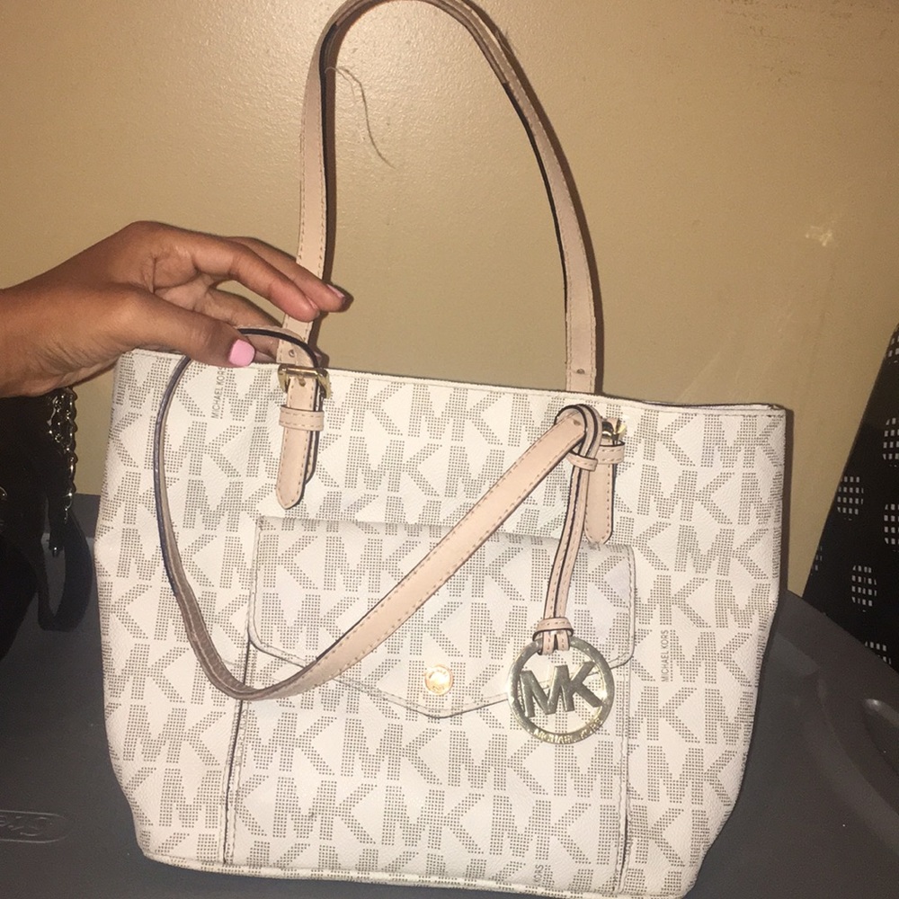 Michael Kors Signature Purse.